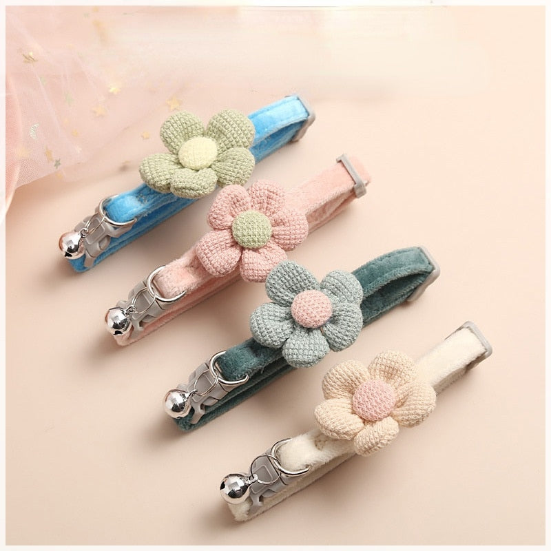 Cute knitting Flower Bell Necklace Pet Collar