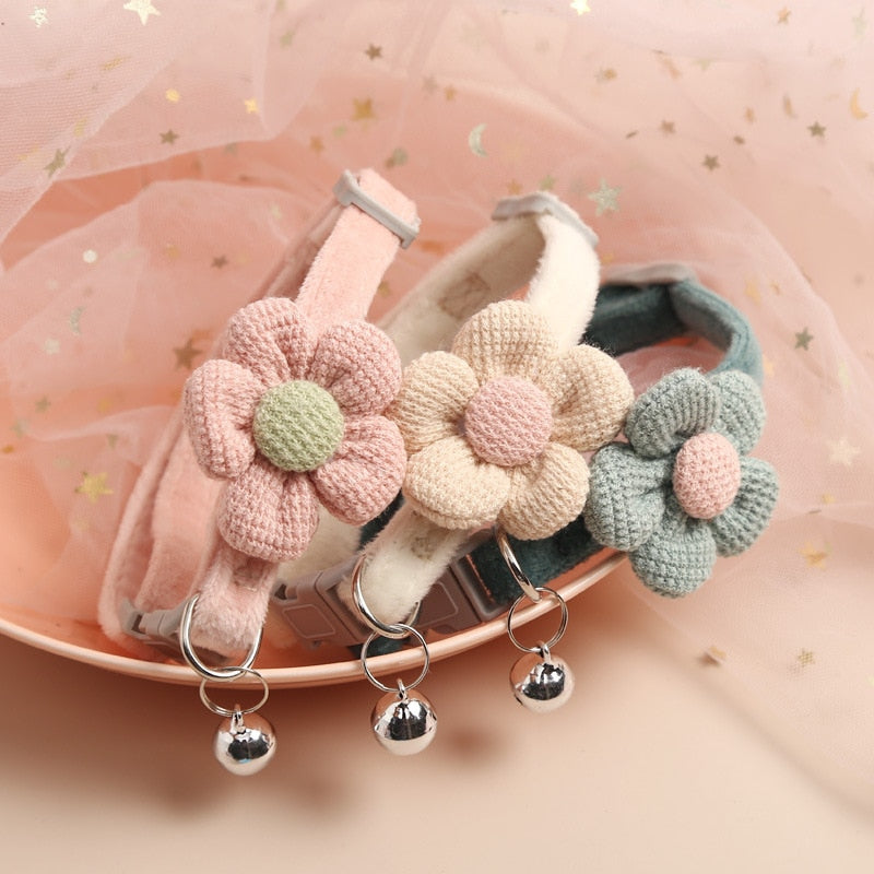 Cute knitting Flower Bell Necklace Pet Collar