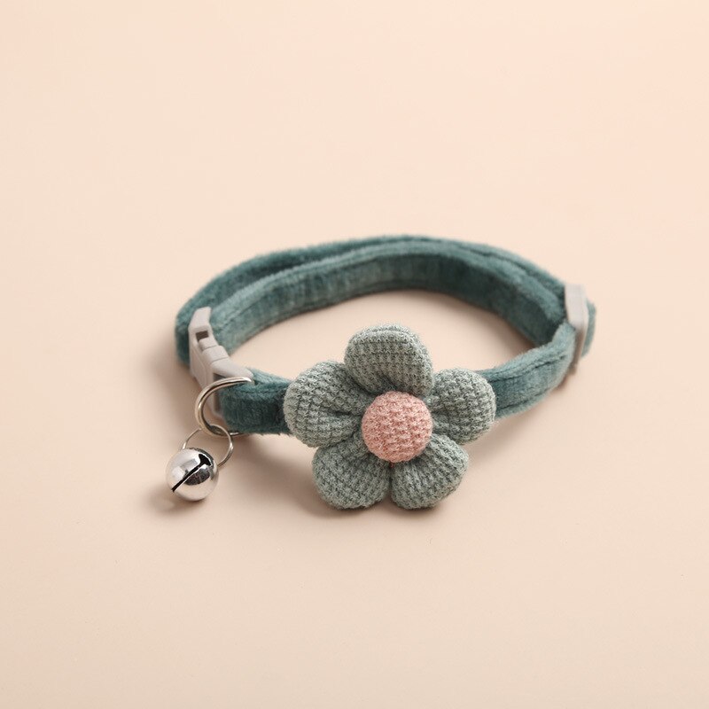 Cute knitting Flower Bell Necklace Pet Collar